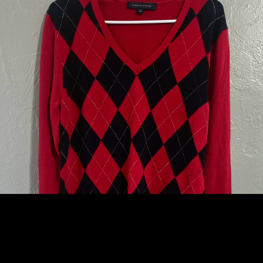 Tommy Hilfiger Women's Red and Black V-Neck Sweater
